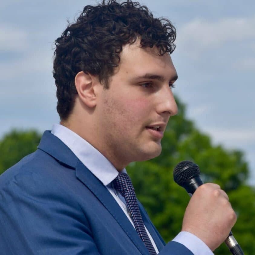 Regunberg blasts McKee over unkept promise to return tainted campaign contributions