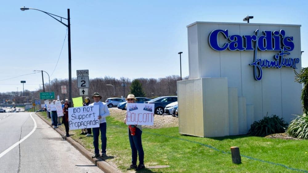Anti-Sinclair Media campaign targets Cardi's for advertising on WJAR/10