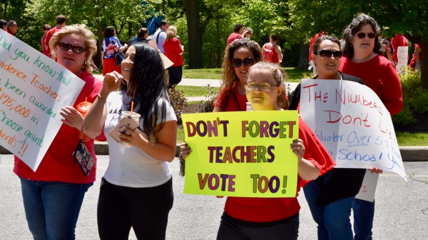 Providence Teachers Union pickets Elorza's re-election announcement