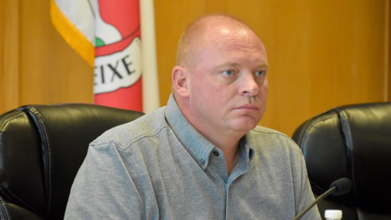Panhandling sign ordinance fails at acrimonious West Warwick Town Council meeting