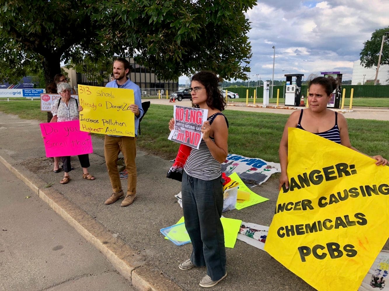 No LNG in PVD continues to protest Grid's liquefaction facility