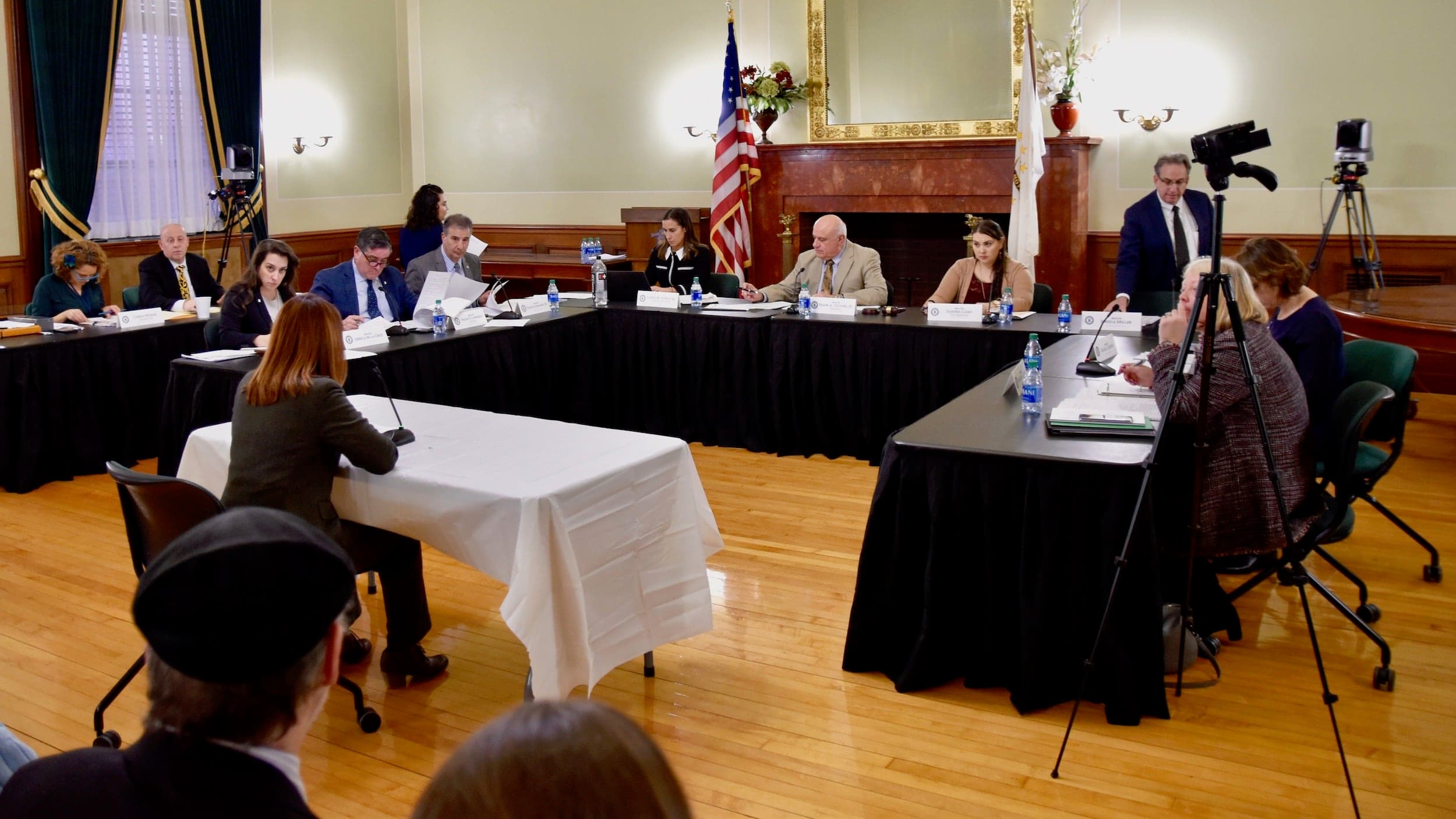 Senate Labor passes $1 increase in minimum wage, balks at pathway to $15