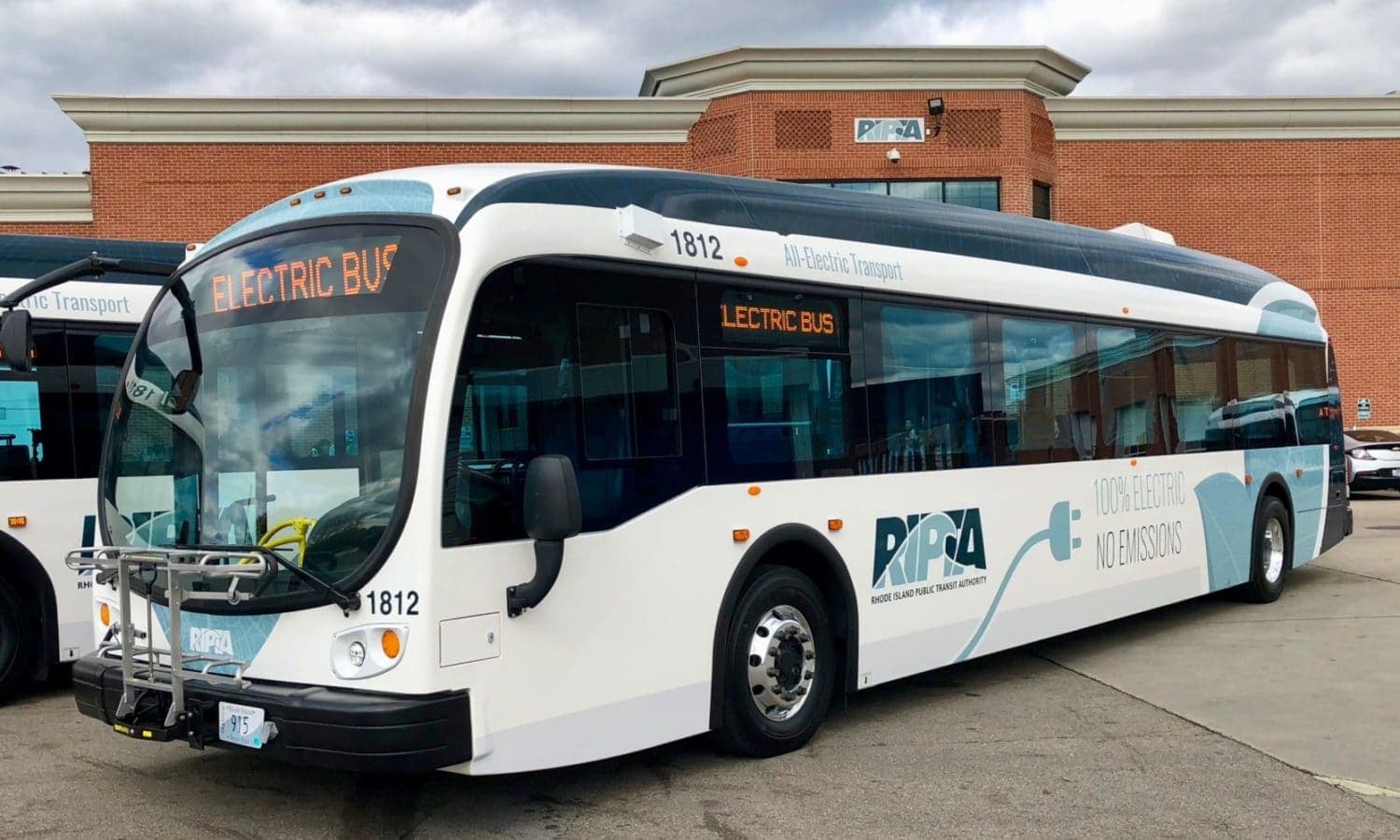 Should RIDOT take over RIPTA?