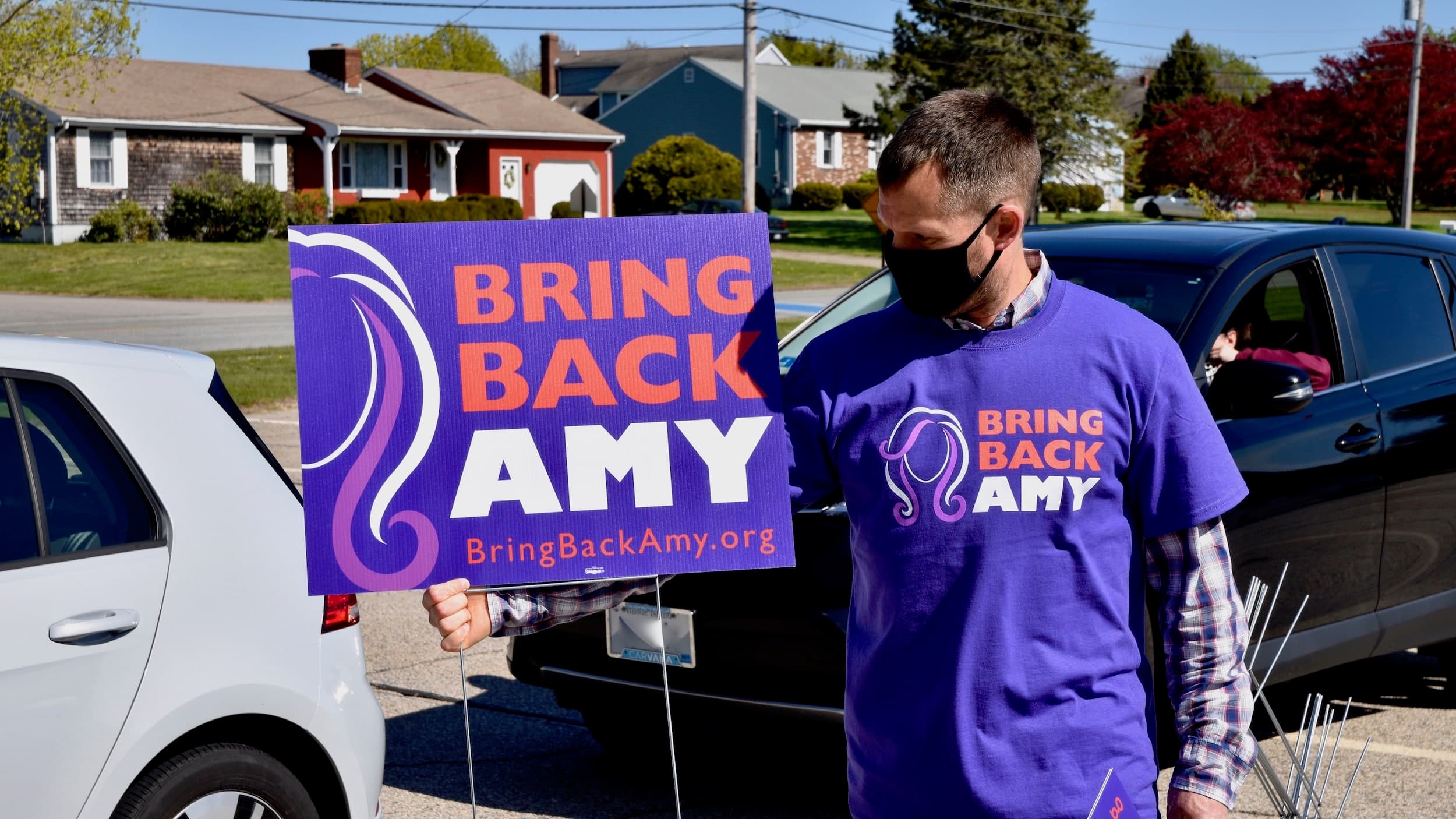 NEARI holds car rally, lauches website in defense of fired NEA Tiverton President