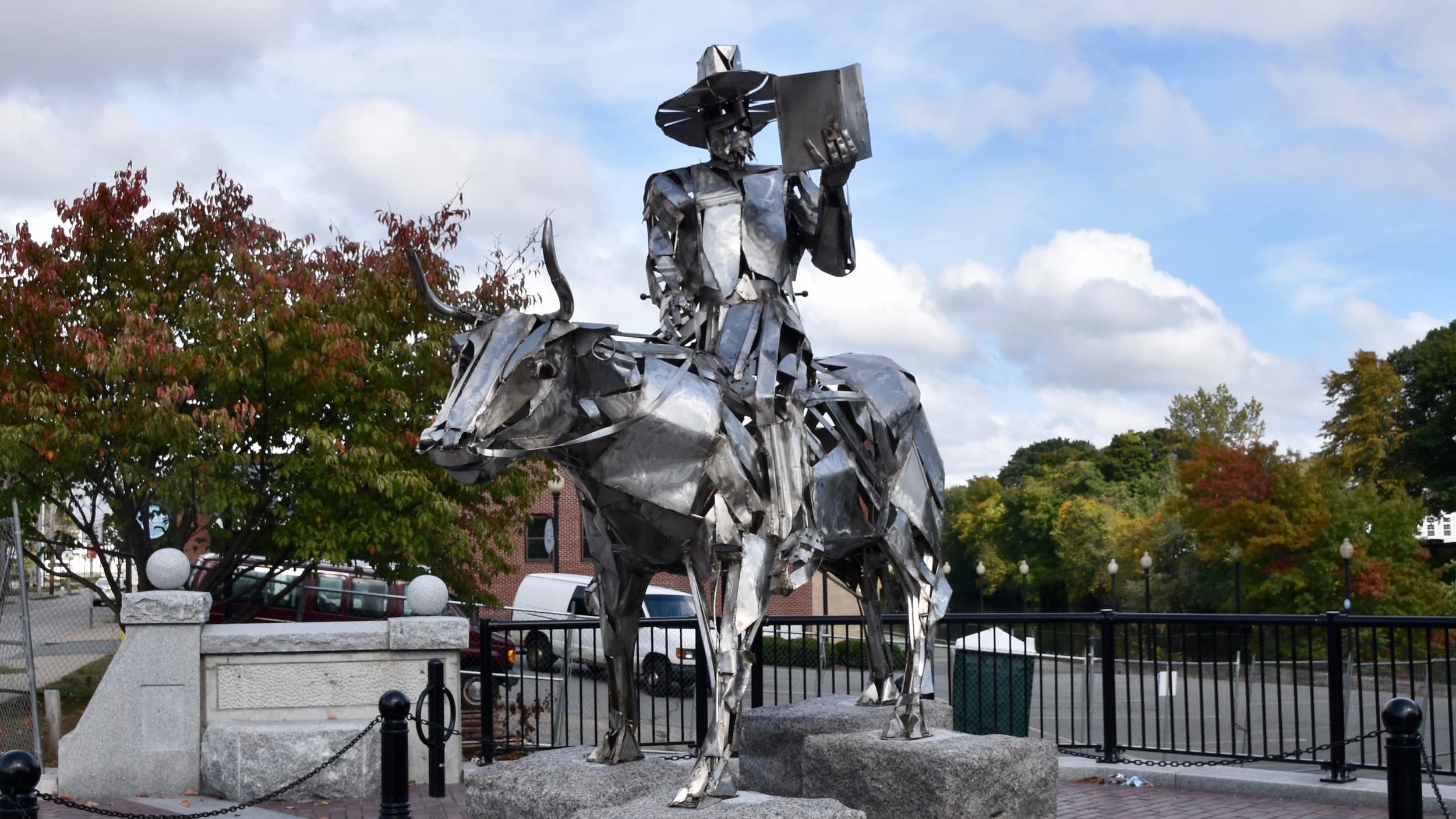 Why is Pawtucket's William Blackstone monument a bad idea?