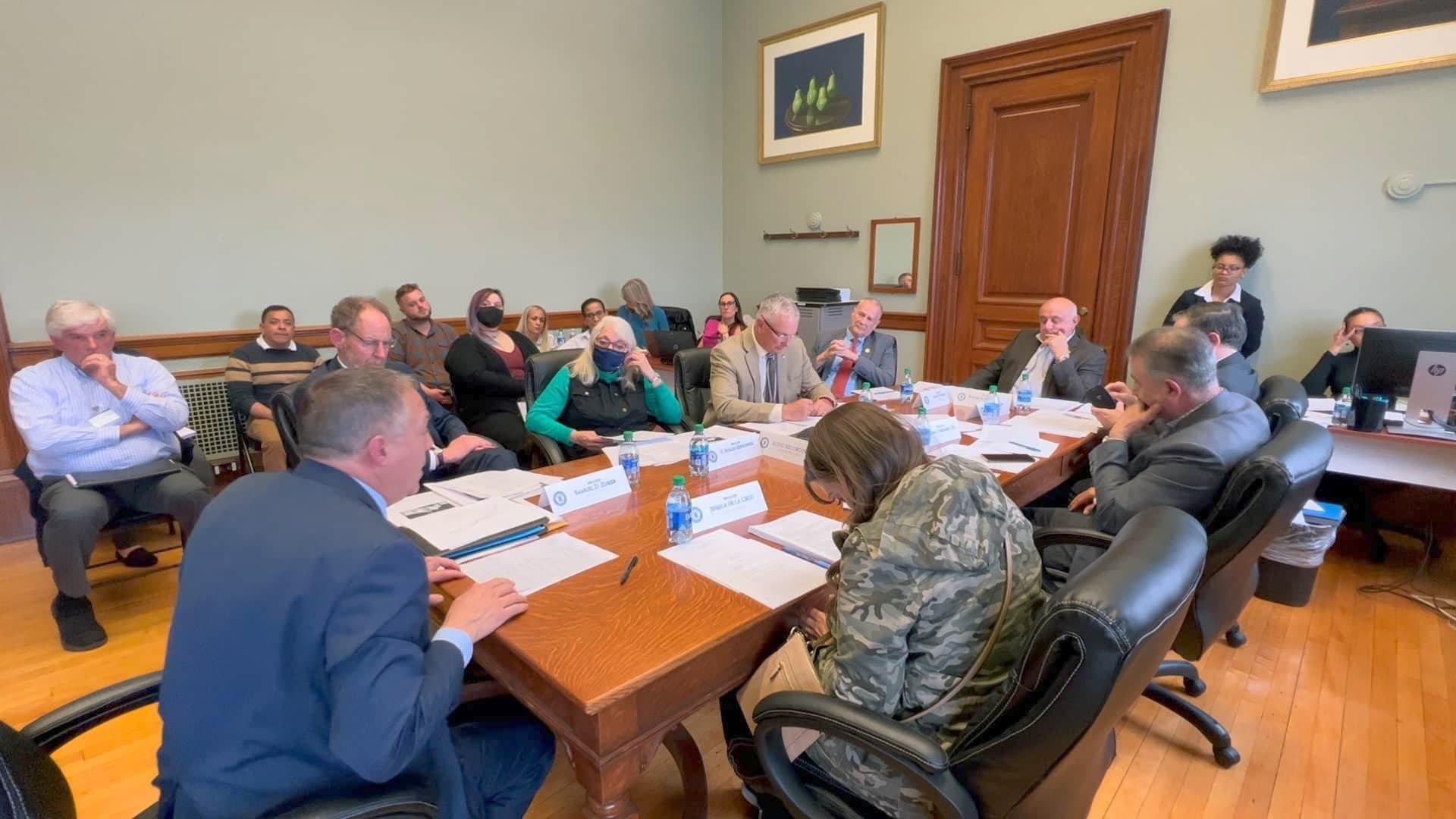 Problematic Senate minimum wage study commission passes out of committee