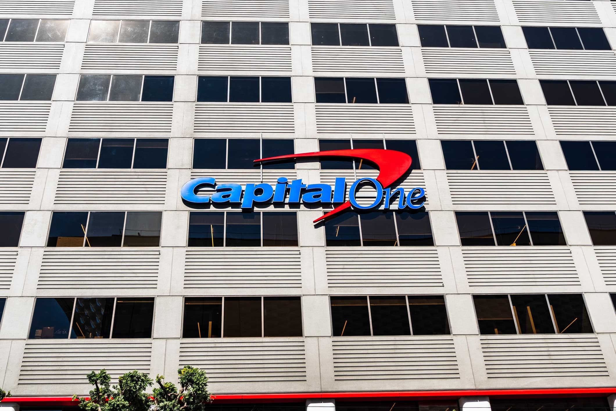 Credit Card Giants Unite: Trump's DOJ Gives Green Light to Mega-Merger