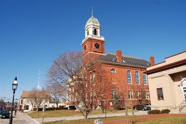 Warwick students, parents rally at Warwick City Hall over funding cuts; More protests planned