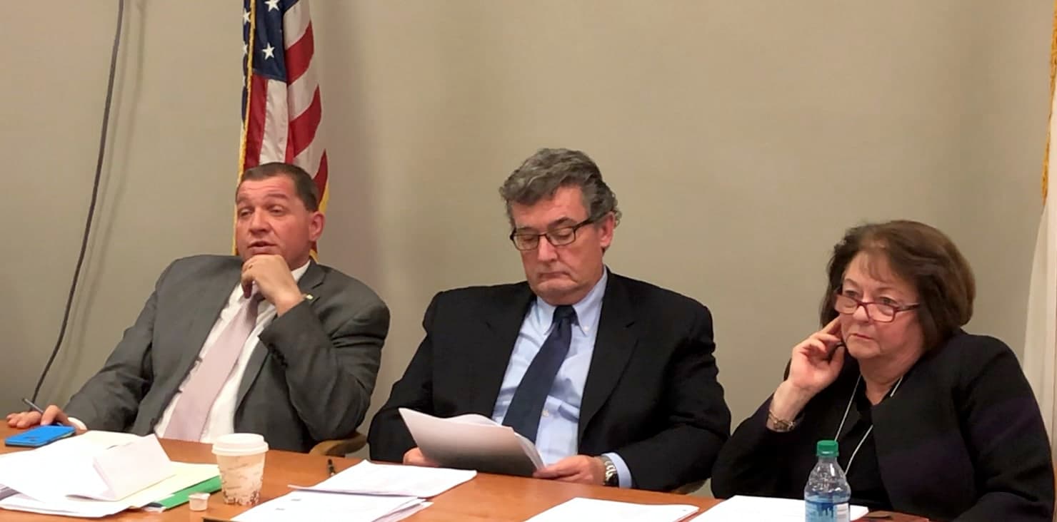 Punching in and taking off: Fake quorums at State House committee meetings