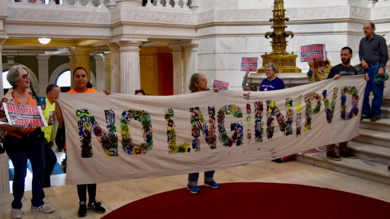 No LNG in PVD! floods the State House
